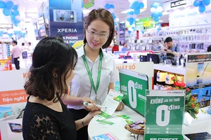 Quyết liệt tranh phần miếng bánh vay tiêu dùng béo bở