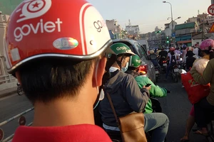 Tài xế xe ôm công nghệ khôn lỏi, khách lãnh đủ