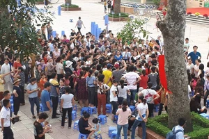 Công an được mời phụ huynh ‘tố’ nhà trường đến làm việc?