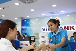 Rút giấy phép doanh nghiệp nợ thuế: Lợi bất cập hại