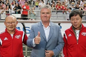Park Hang-seo đụng độ thầy Hiddink