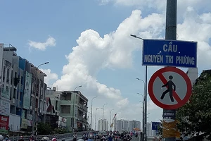 Cầu, đường mở rộng, giá nhà đất tăng dần