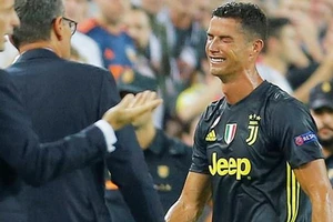 Ronaldo nhận thẻ đỏ có gì mà ồn ào
