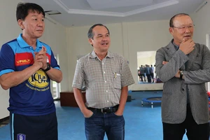 Niềm vui ông Park, nỗi buồn thầy Chung