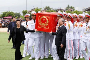 Tiễn đưa Chủ tịch nước về nơi an nghỉ