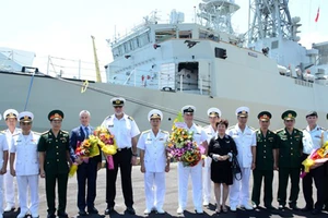 Chiến hạm Ấn Độ, Canada, New Zealand thăm Việt Nam