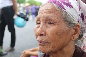 Người dân Ninh Bình bật khóc tiễn biệt Chủ tịch nước…