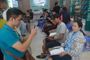 Mong xếp hàng chụp ảnh chính chủ chỉ còn là quá khứ