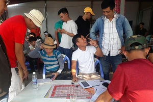 Bất thường cơn sốt đất Hòa Liên