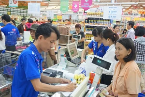 Quét sạch giấy phép con vô lý