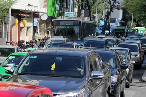 Quản xe công nghệ kiểu ‘chưa vừa thì gọt’