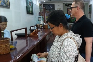 Đổi 100 USD, bị phạt 90 triệu: Không sai