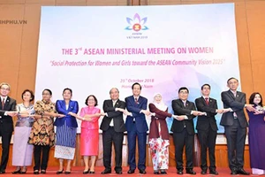 Thủ tướng Nguyễn Xuân Phúc: Nâng cao vị thế phụ nữ ASEAN