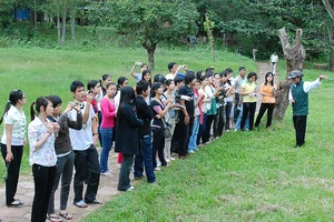 Buộc giám đốc công ty du lịch đi học: Chuyện khôi hài!