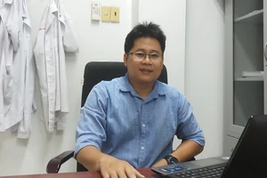 Trả ơn đời bằng học bổng đến từ trái tim