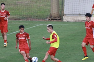 5 ngày 4 đêm trên đất Lào và bí ẩn đội chủ nhà