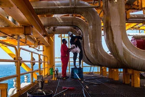 Căng thẳng Mỹ-Iran: Ai quyết định giá dầu?