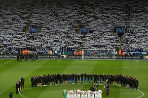 Biển người và tấm lòng với Chủ tịch Vichai