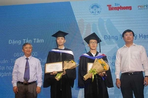 Vinh danh 65 SV tại chương trình ‘Nâng bước thủ khoa 2018’