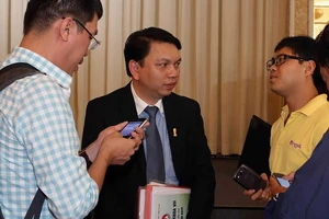 VFF bàn phương án chống pháo sáng