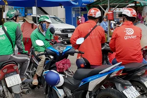 Thí điểm quản xe ôm công nghệ ở Hà Nội và TP.HCM?