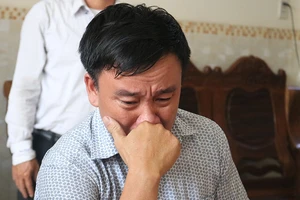 ‘Nó chờ tháng lương đầu tiên mà không kịp…’