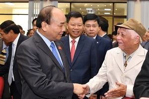 Nghiêm trị từ tham nhũng lớn đến tham nhũng vặt