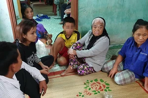 Vụ học sinh bị tát 231 cái: Có nên khởi tố vụ án?