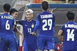 Hàng công Thái Lan như súng nhiều nòng