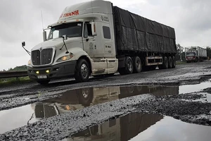 Quốc lộ 1 qua Phú Yên sửa tới đâu… hỏng tới đó