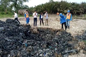 Vụ chôn rác thải ở Bình Chánh có dấu hiệu hình sự