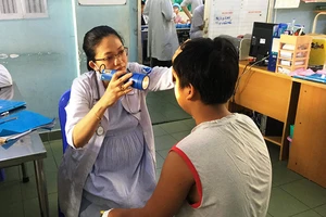 Hoang mang khi nghe con mắc bệnh Tic