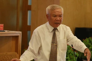 Đại biểu Lê Văn Dẽ không thấy cái hồ vô cực?