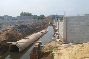 Chủ khu dân cư cầu cứu vì bị dân làm khó