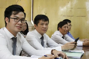 Chiếc áo và vị thế của luật sư