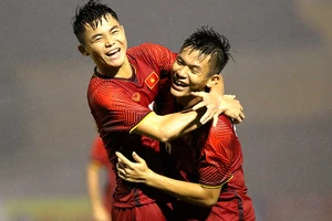 Minh Vương cùng 4 cầu thủ U-21 lên tuyển Việt Nam