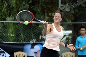 Không thể cản bước ‘hoa hồng Pháp’ Alizé Lim