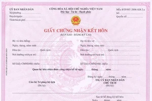 Không có giấy kết hôn, con có được mang họ cha?