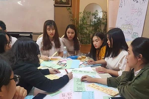 Cha mẹ còn thờ ơ khi con bị quấy rối trên xe buýt