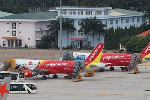 Đình chỉ tổ bay hạ cánh nhầm đường băng