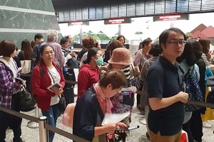 Mang ớt, tỏi, trứng… đến nước ngoài bị phạt trăm triệu