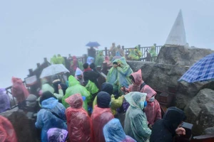 Vất vả đi chơi lễ Tết dương lịch 2019