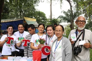 Hội Thích trồng cây: Từ thế giới ảo đến chợ 0 đồng