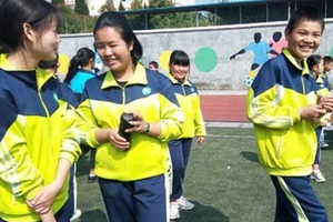 Trung Quốc quản lý học sinh bằng ‘đồng phục thông minh’
