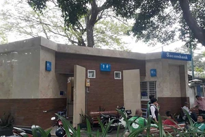 Hớt hải tìm nhà vệ sinh công cộng ở phố đi bộ