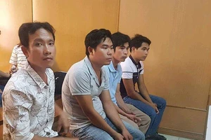 Đổi tội danh vụ quay mặt sang nhà hàng xóm tè