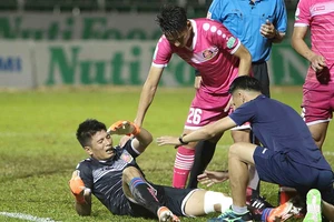 V-League thời công nghệ đi trước sân bãi