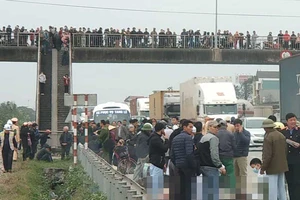 Tài xế có ma túy tông đoàn viếng mộ, 8 người chết