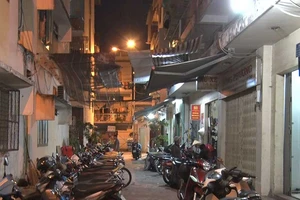 38 hộ dân ở quận 1 di dời khẩn cấp vì chung cư nghiêng