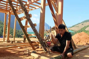 Gượng dậy từ miền ‘đất trắng’ đón xuân